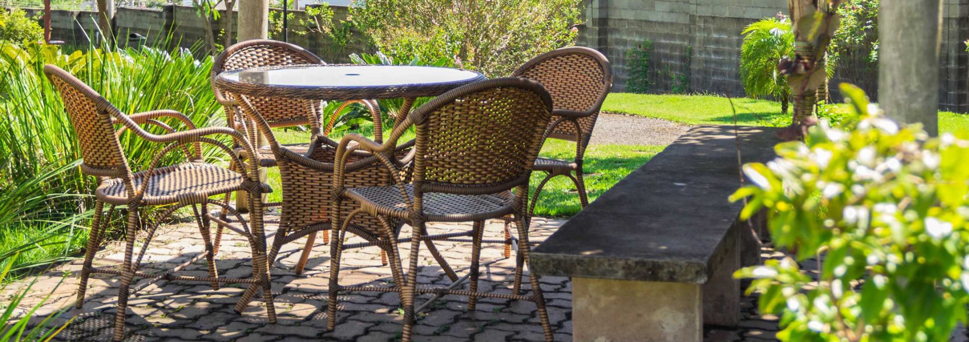 Trabalhamos com os mais variados tipos de mesas de jantar e mesas de chá em fibra natural Trabalhamos com os mais variados tipos de mesas de jantar e mesas de chá em fibra natural